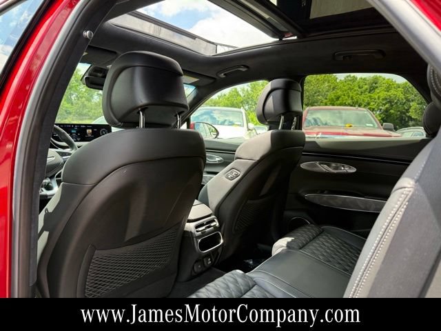 Used 2022 Genesis GV70 3.5T Sport w/ Sport Advanced Package AWD/4WD image 18