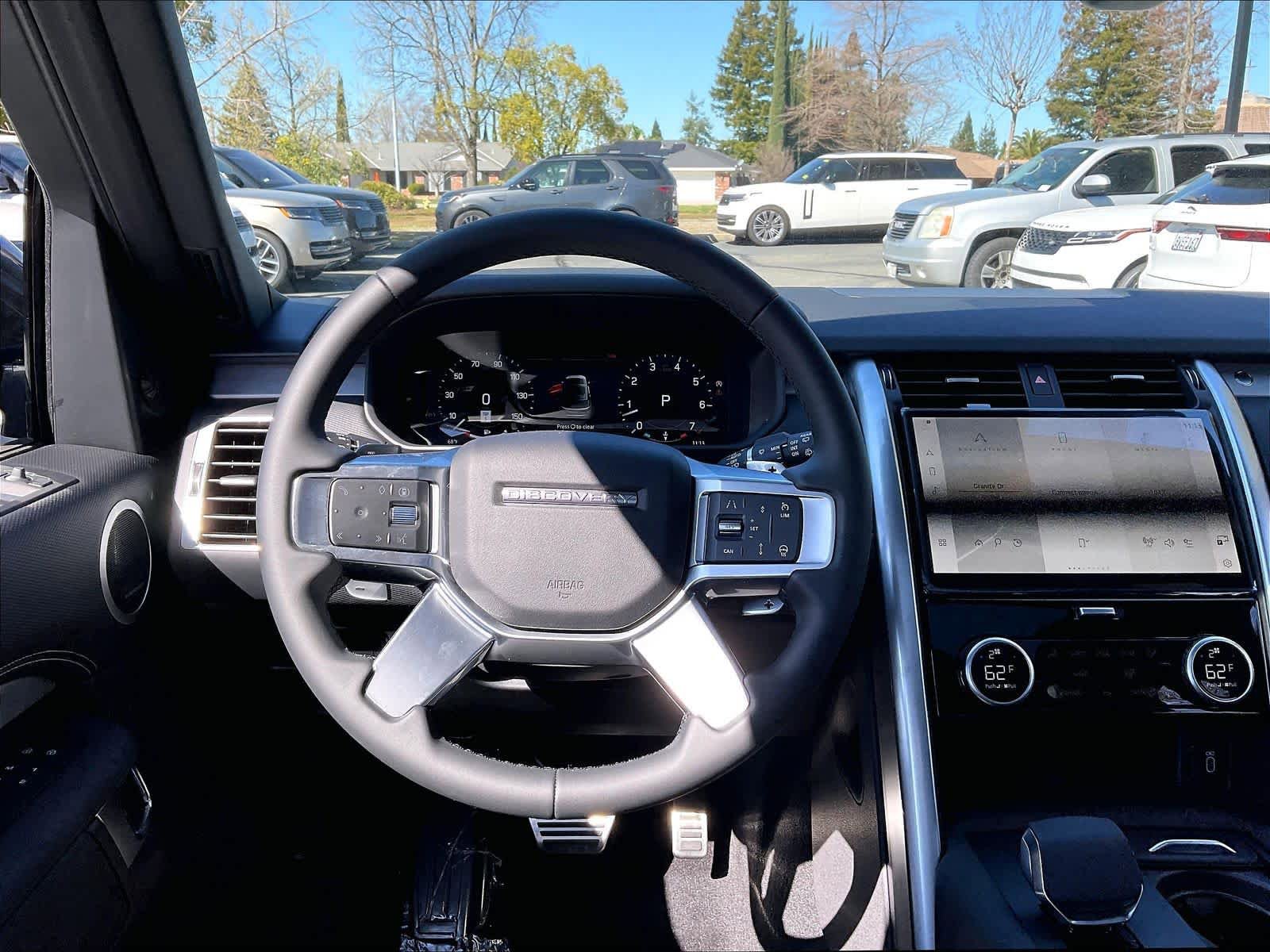 New 2026 Land Rover Discovery Limited Edition AWD/4WD image 15