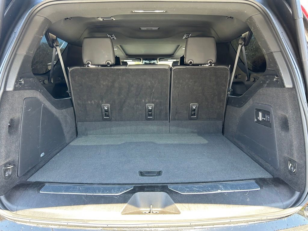 Used 2024 Cadillac Escalade ESV Premium Luxury RWD image 46