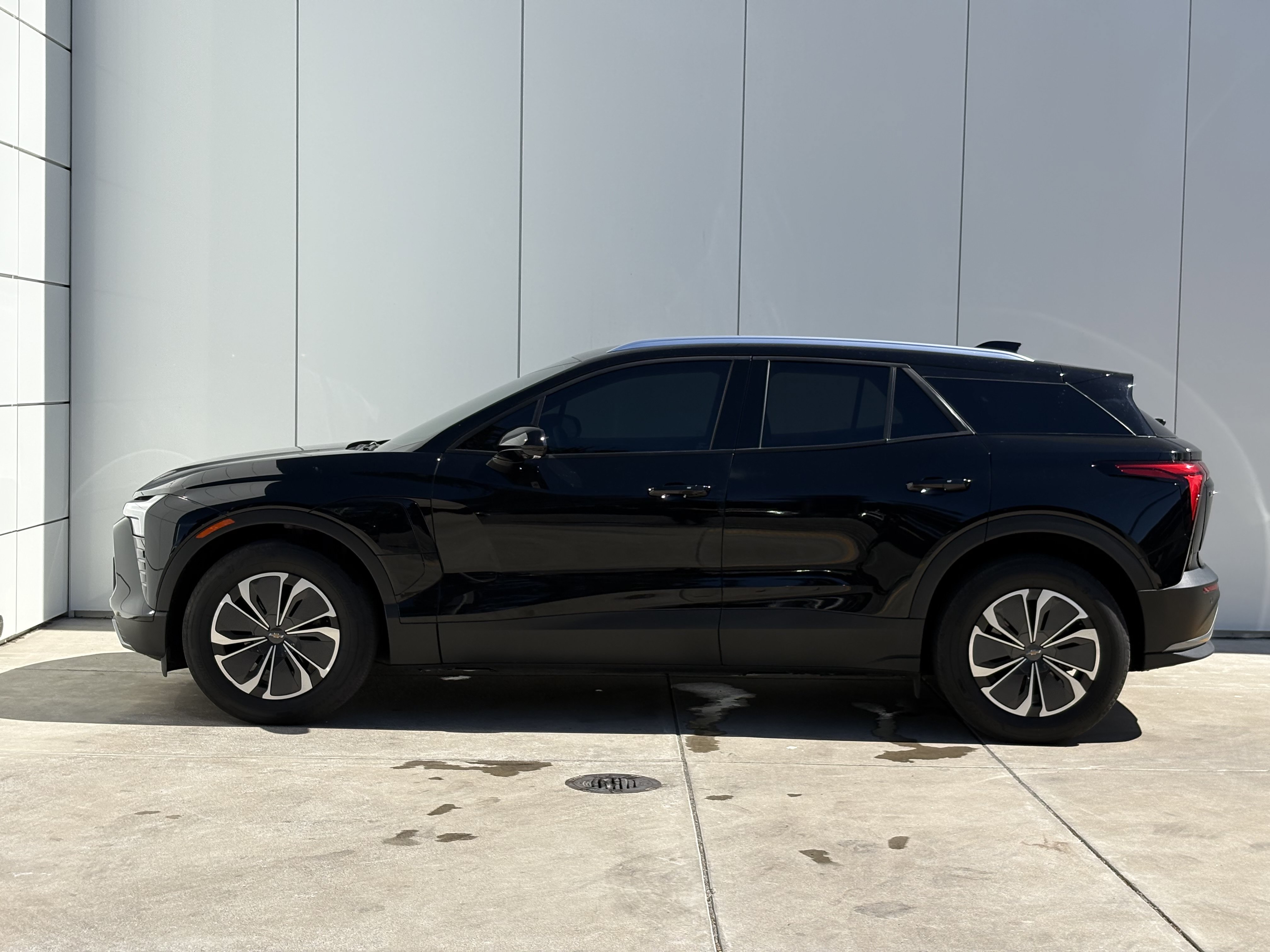 Used 2024 Chevrolet Blazer EV LT AWD/4WD image 4