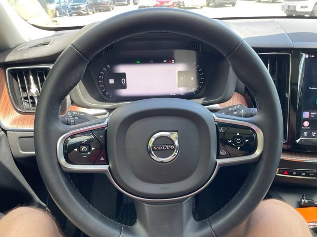 Used 2024 Volvo XC60 B5 Plus AWD/4WD image 18