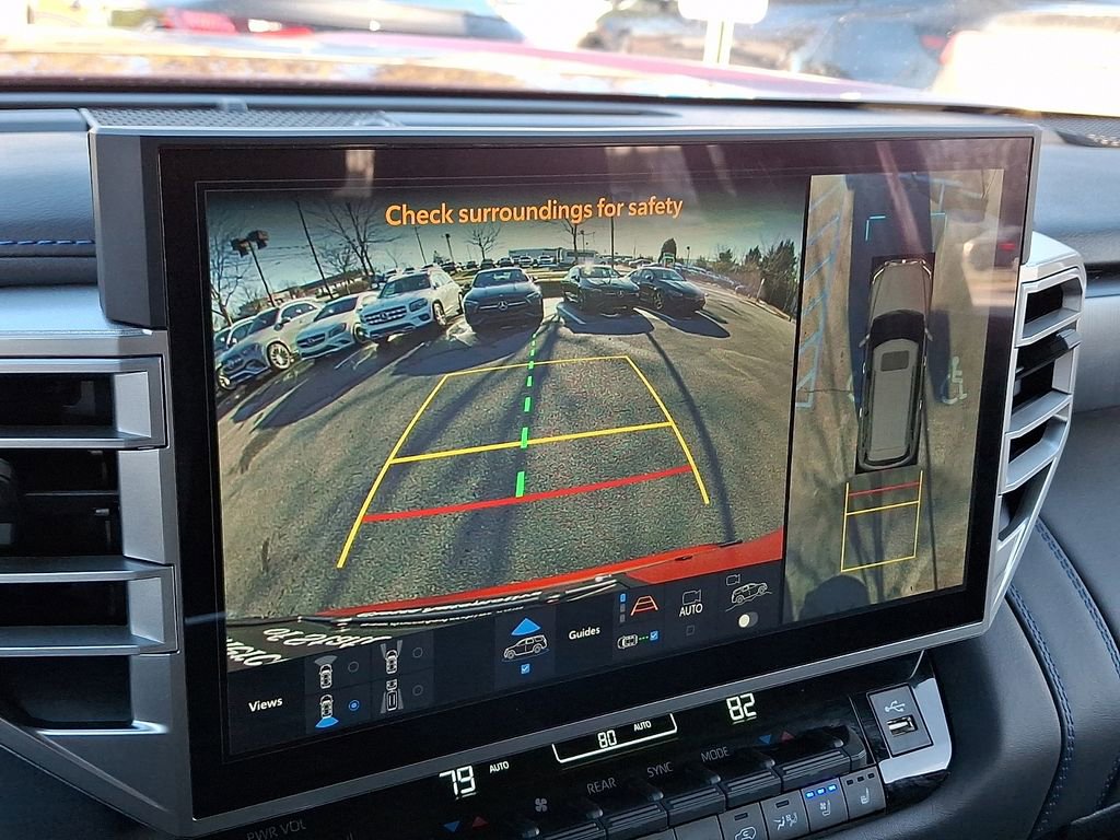 Used 2025 Toyota Sequoia Platinum image 4