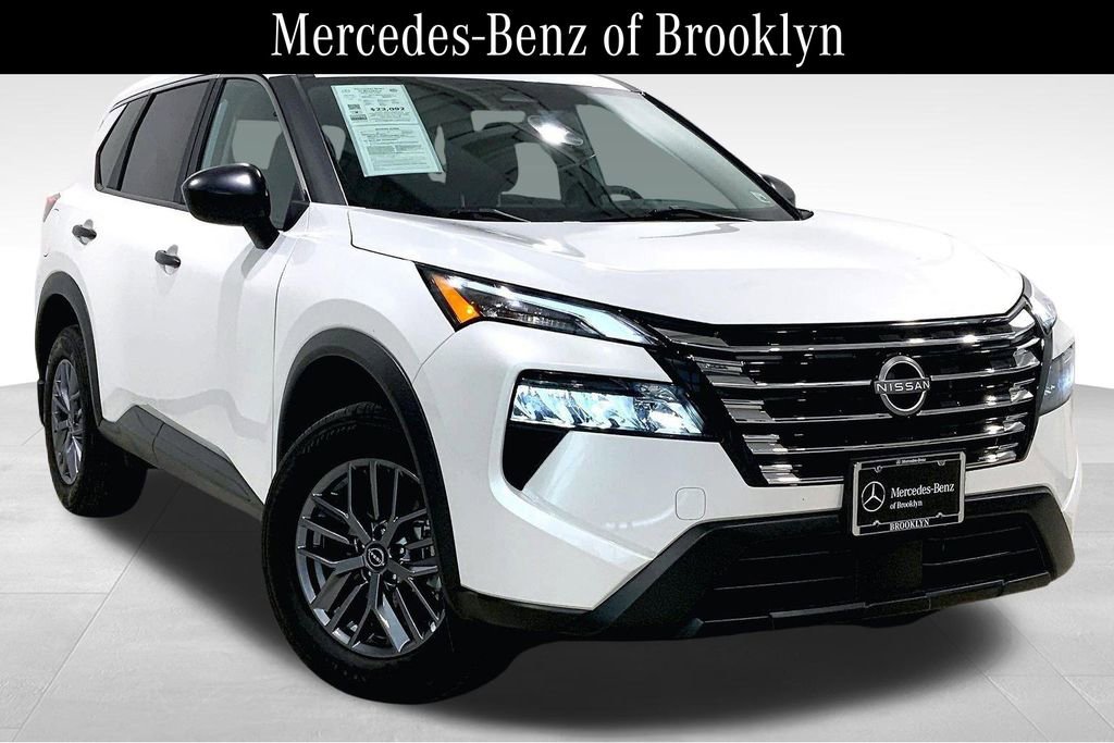 Used 2024 Nissan Rogue S image 1