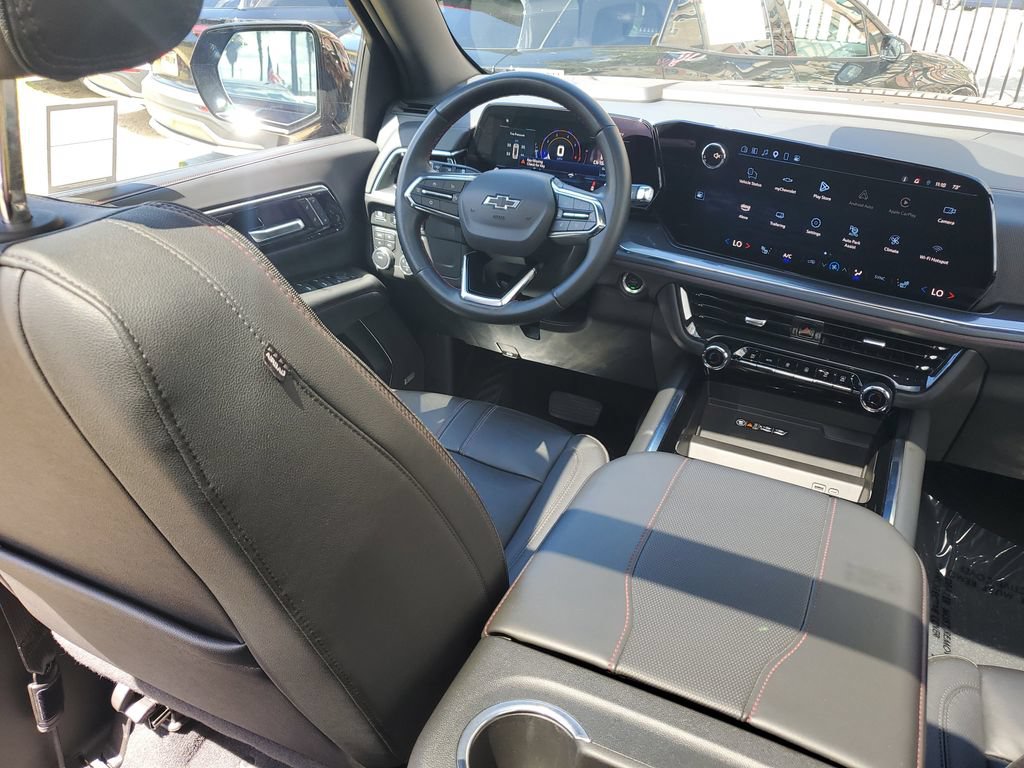 Used 2025 Chevrolet Suburban RST w/ Comfort Package AWD/4WD image 13