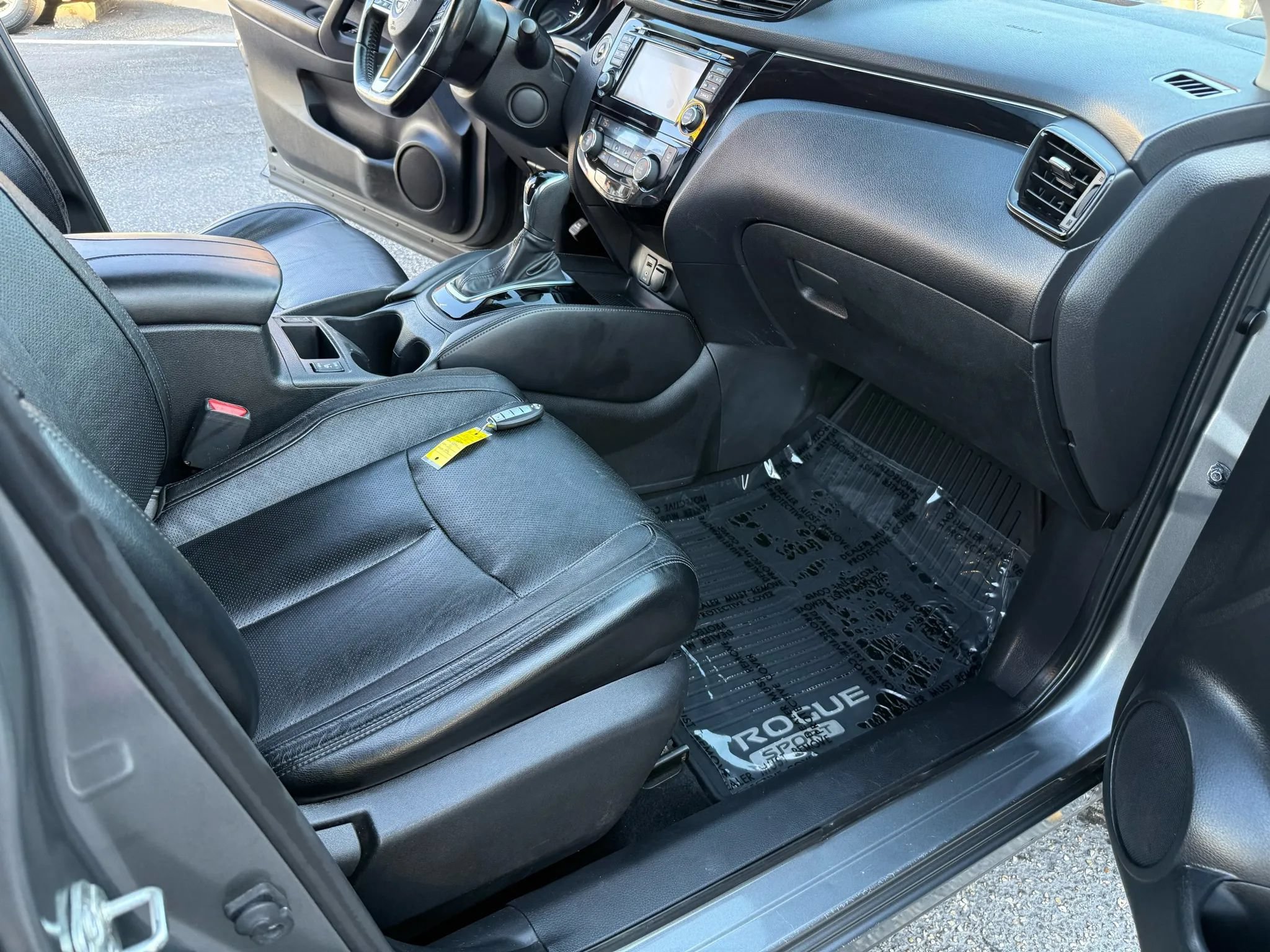 Used 2018 Nissan Rogue Sport SL FWD image 22