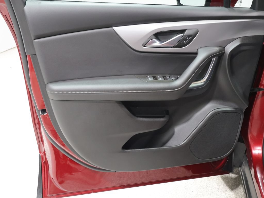 Used 2025 Chevrolet Blazer LT AWD/4WD image 13