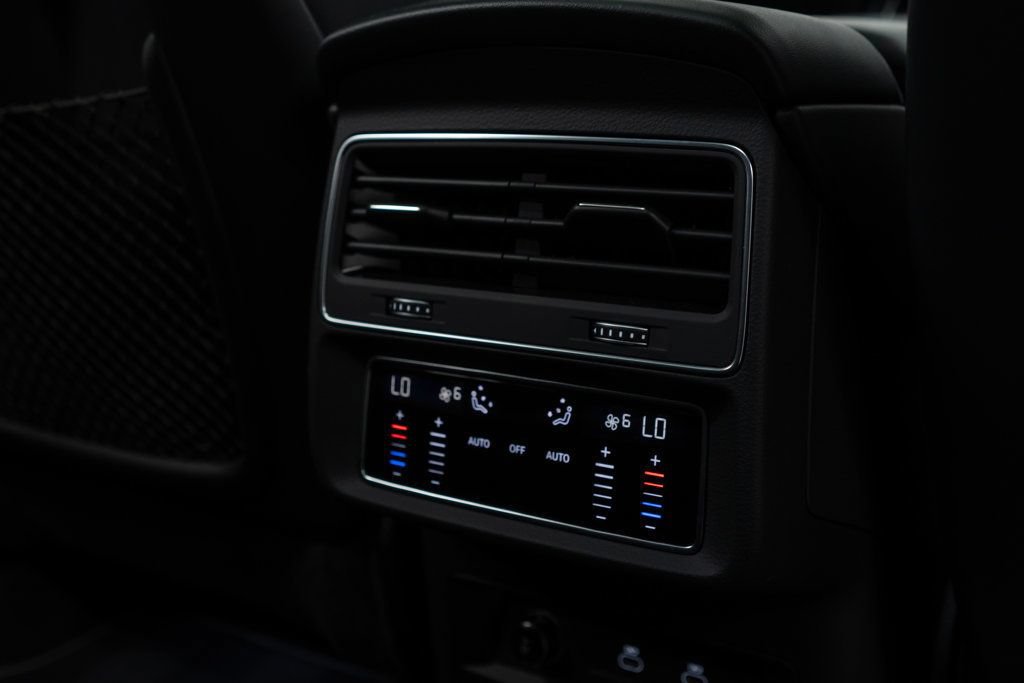 Used 2023 Audi Q8 Premium Plus AWD/4WD image 13