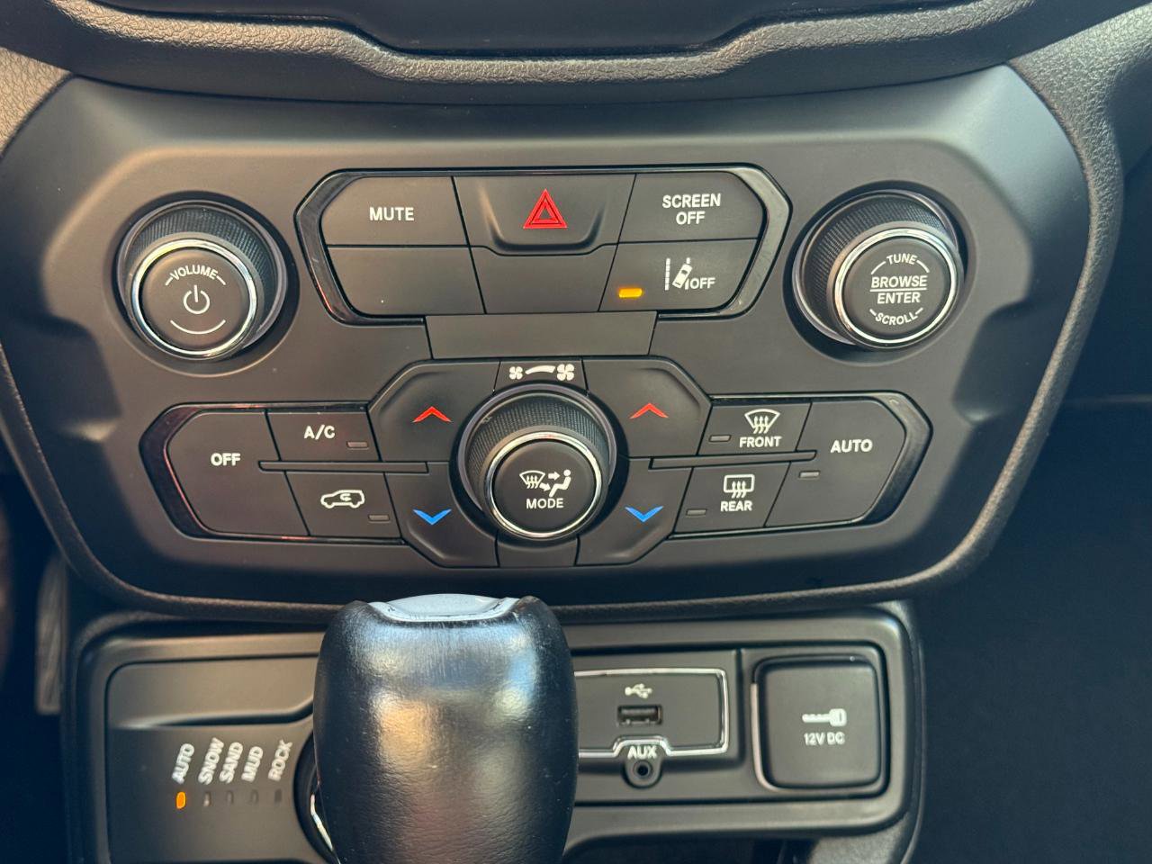 Used 2021 Jeep Renegade Trailhawk w/ Sun & Sound Group image 16