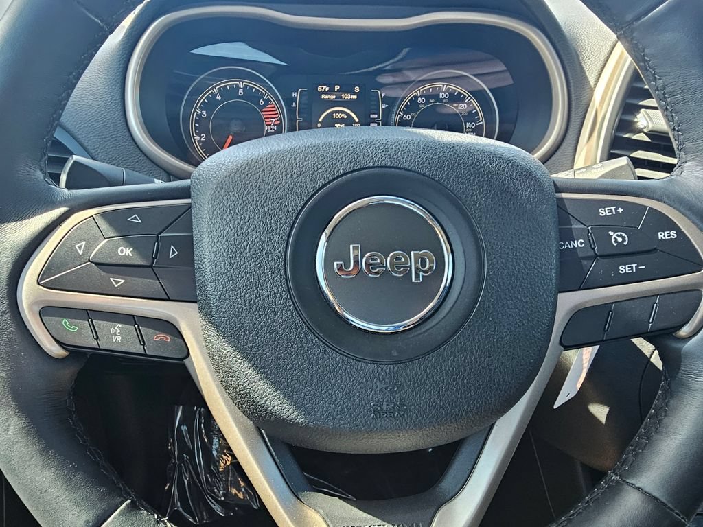 Used 2017 Jeep Cherokee Sport AWD/4WD image 30