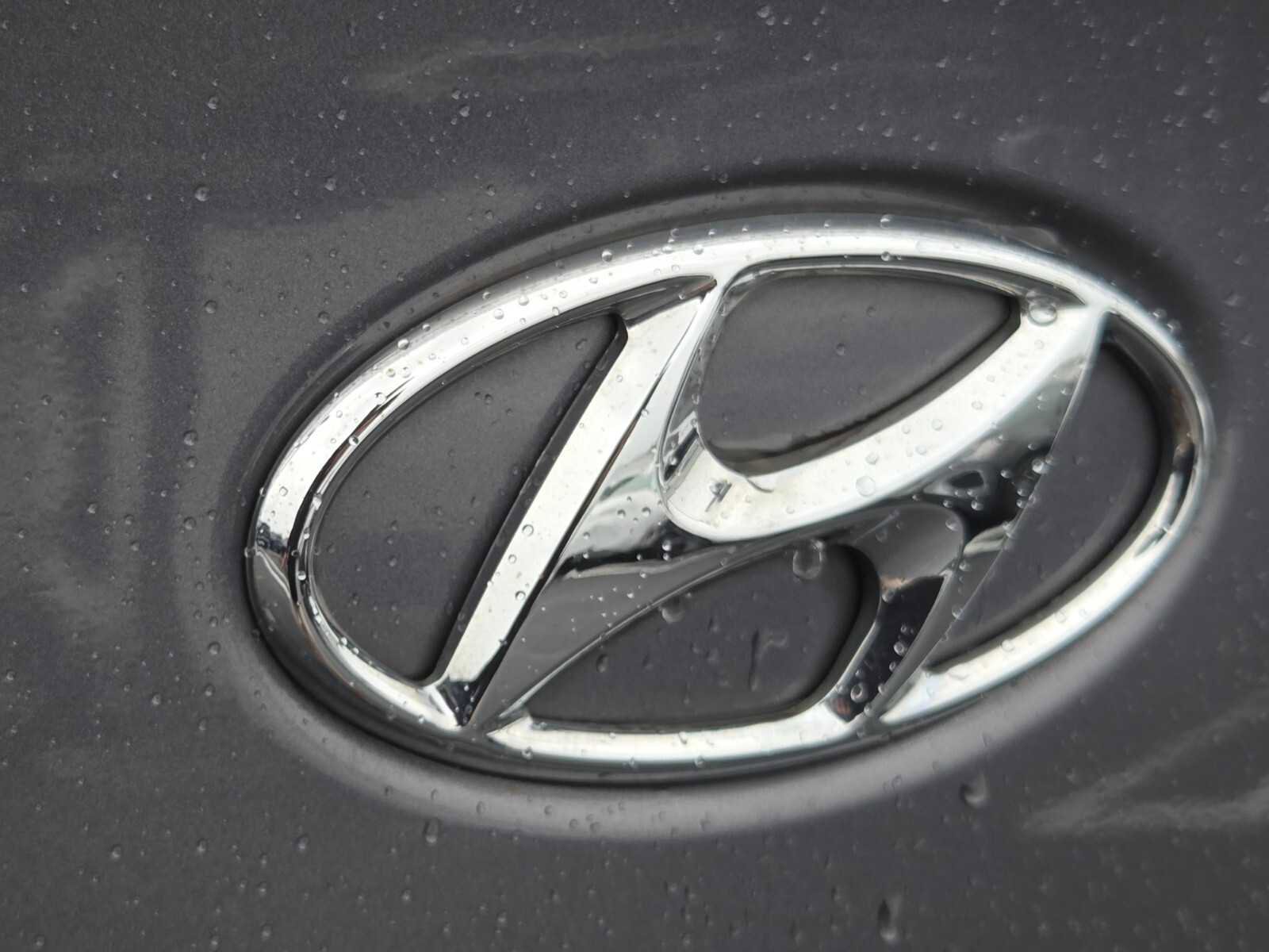 Used 2014 Hyundai Genesis 2.0T RWD image 16