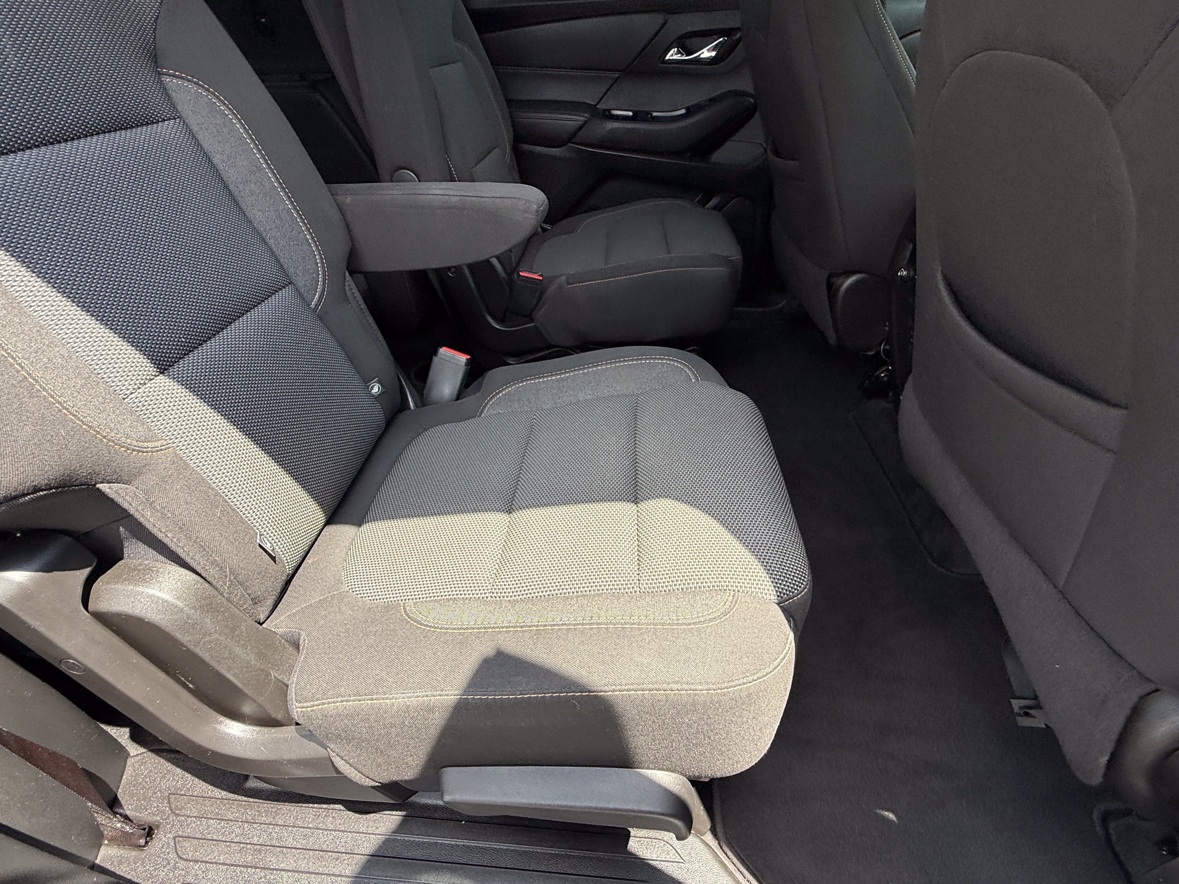 Used 2020 Chevrolet Traverse LT FWD image 15