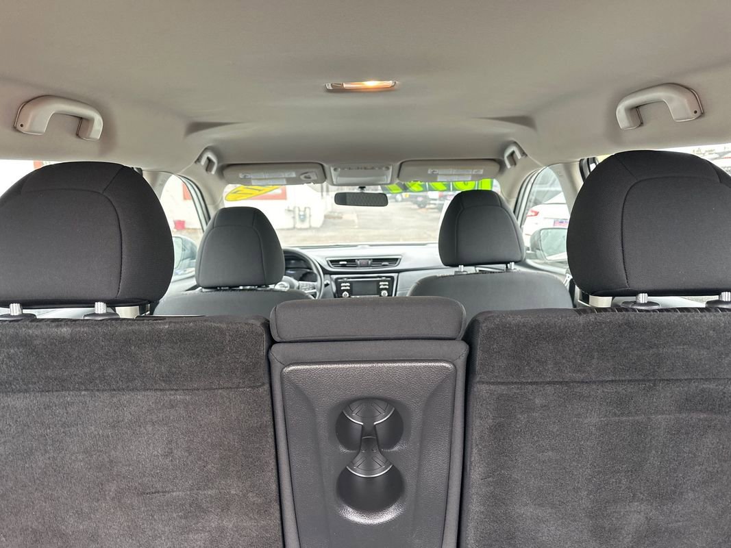 Used 2017 Nissan Rogue S image 32