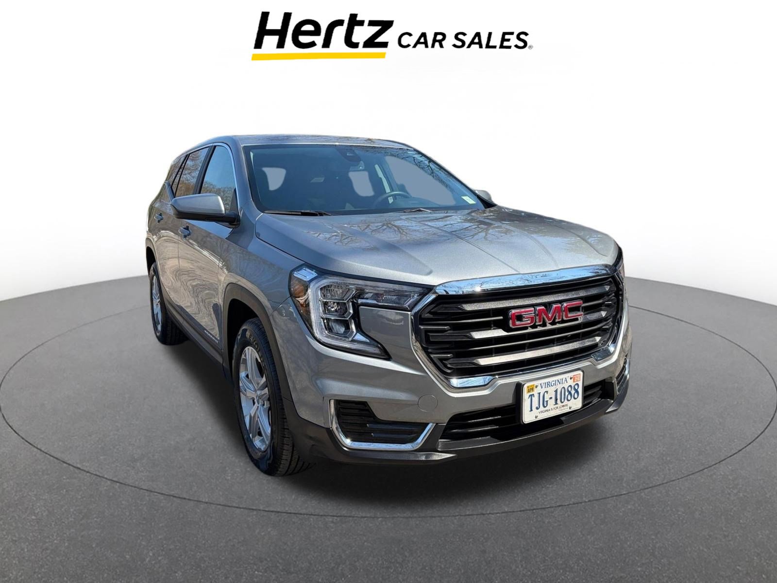 Used 2024 GMC Terrain SLE image 1