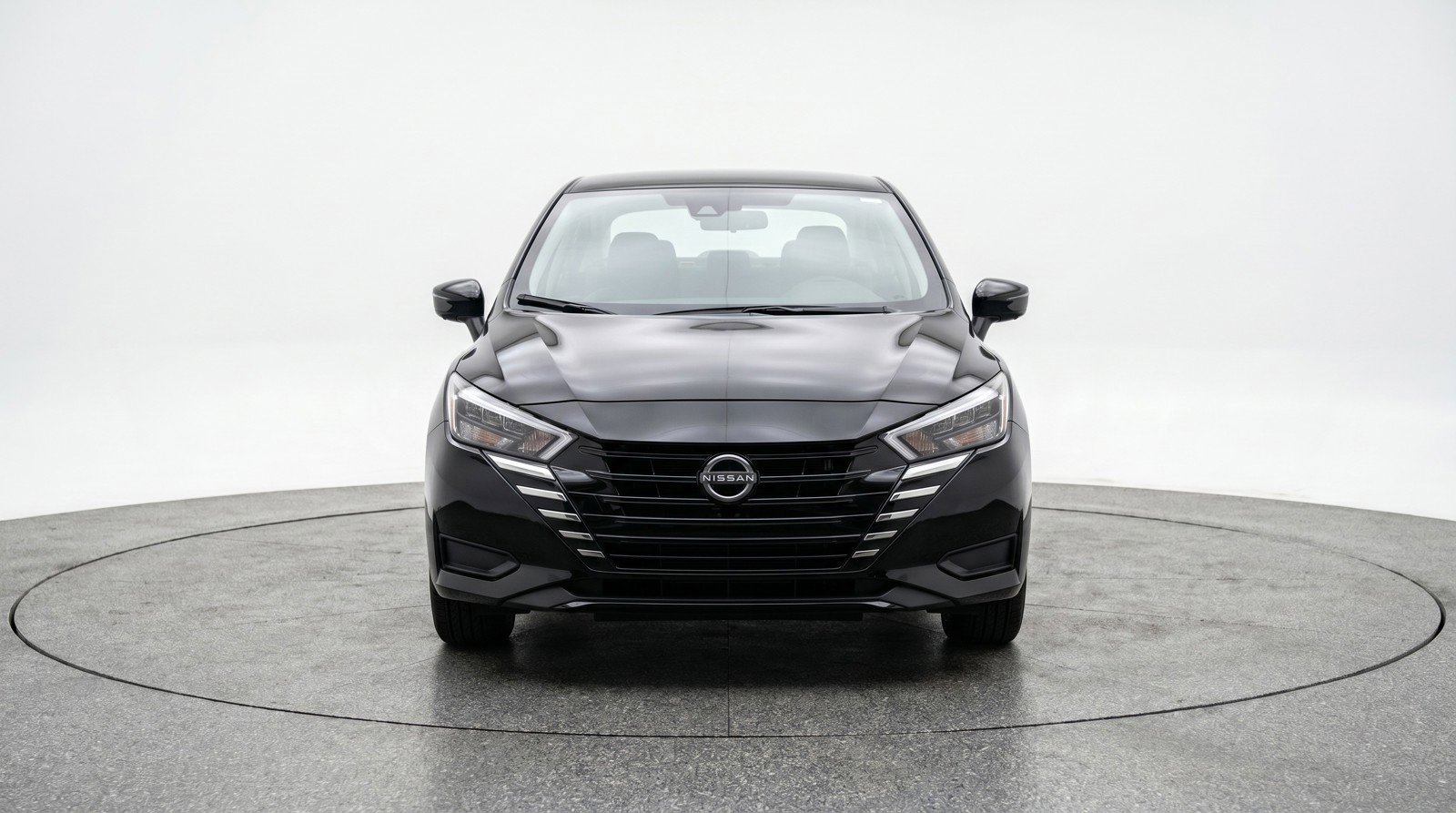 Used 2025 Nissan Versa SV image 2