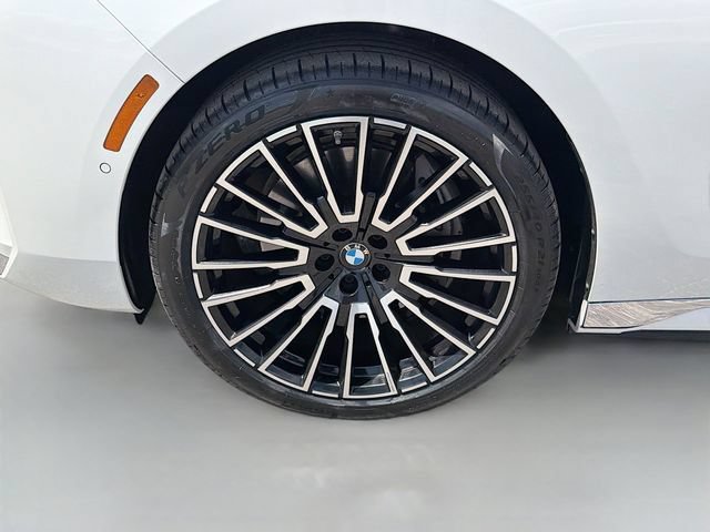 Used 2025 BMW i7 eDrive50 w/ Premium Package RWD image 41