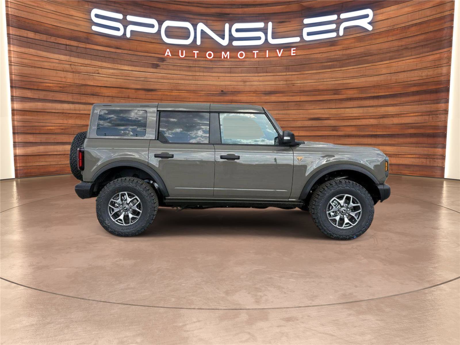 New 2025 Ford Bronco Badlands image 5