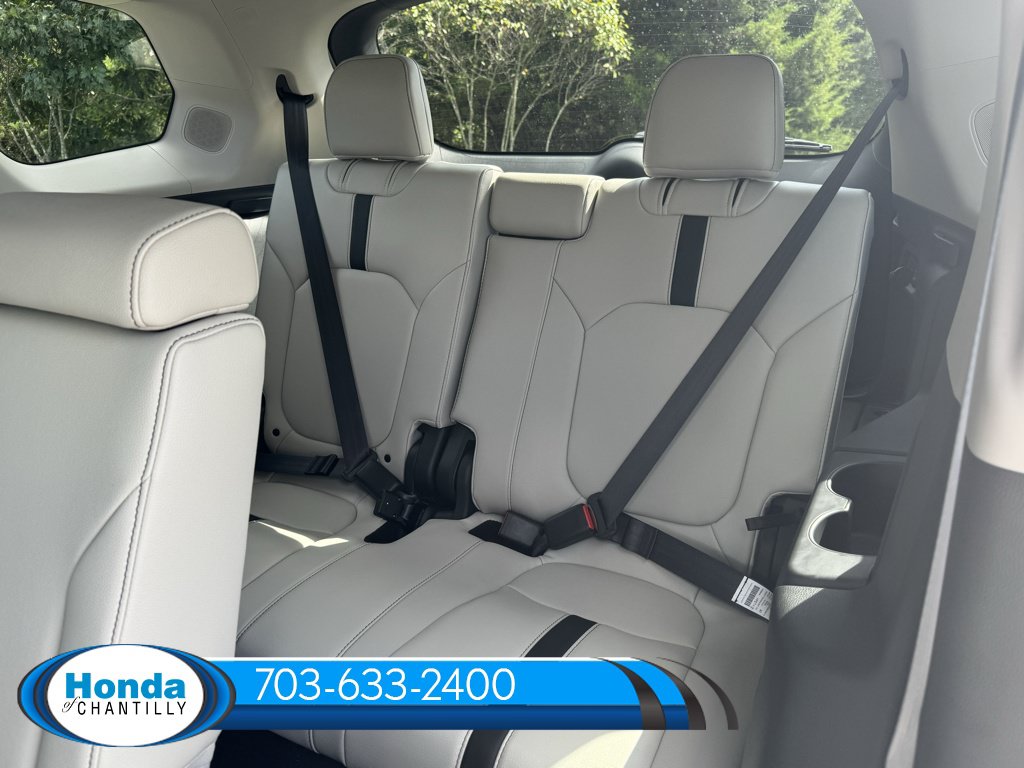 New 2026 Honda Pilot Touring image 32