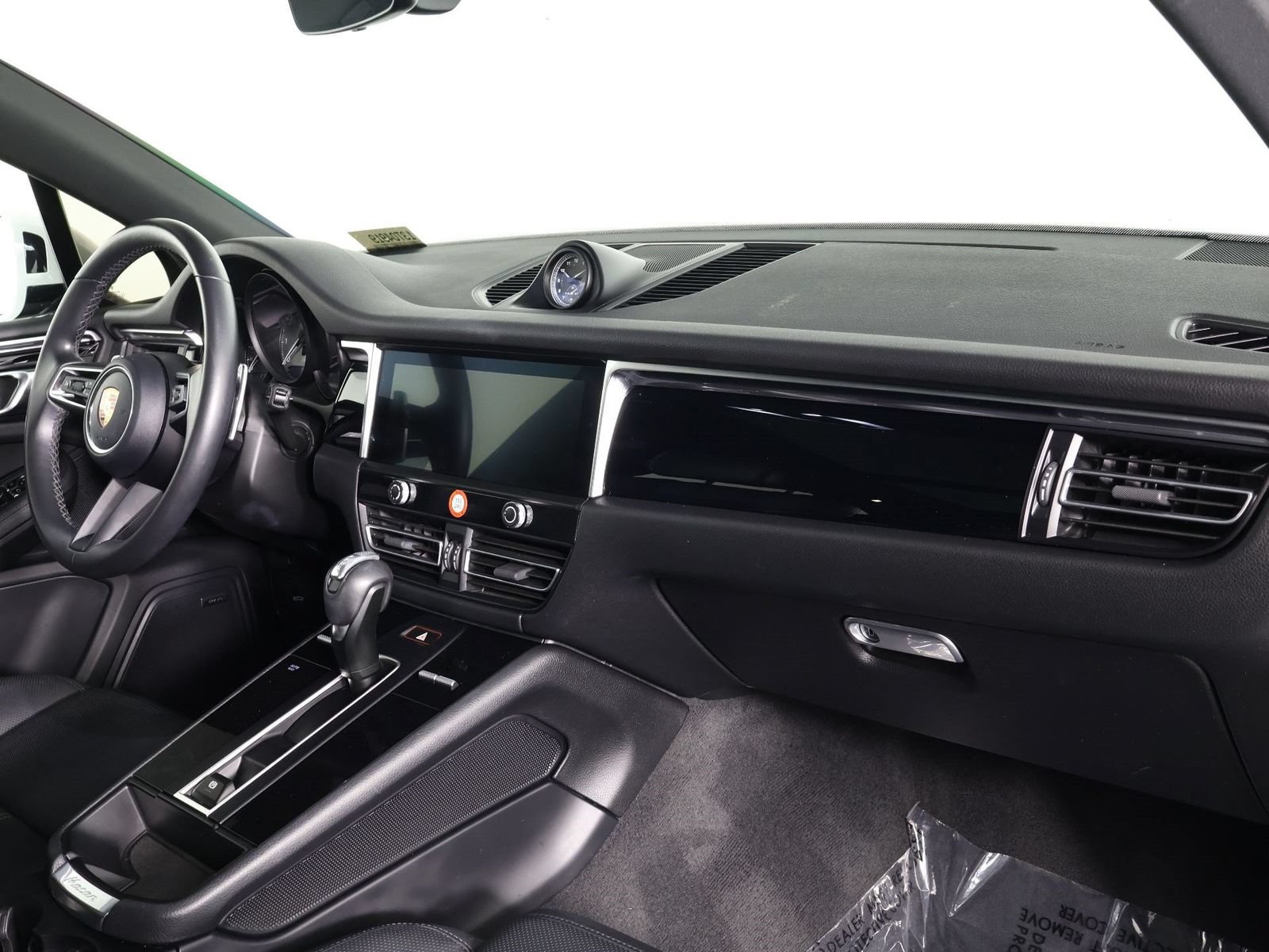 Certified 2023 Porsche Macan S AWD/4WD image 24