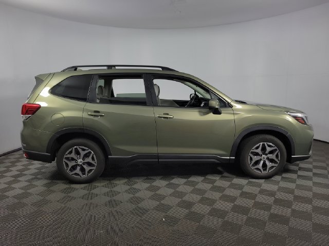 Used 2019 Subaru Forester Premium w/ All-Weather Package AWD/4WD image 11