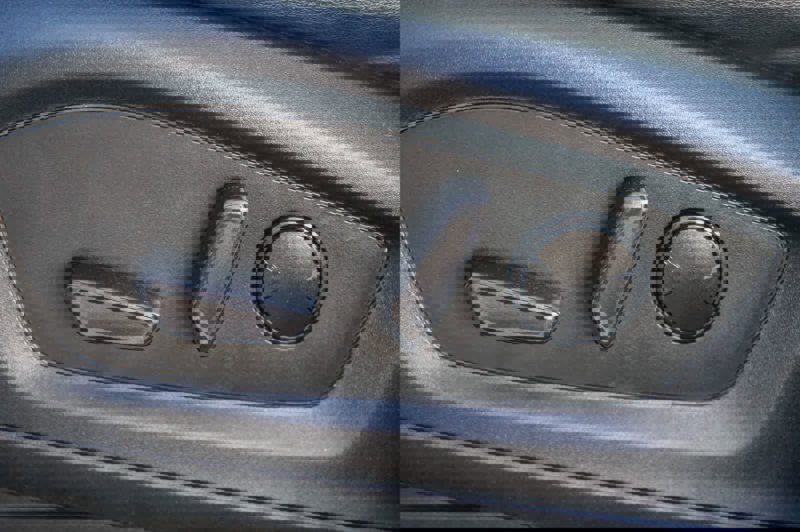 Used 2022 Ford Explorer XLT w/ Equipment Group 202A image 19