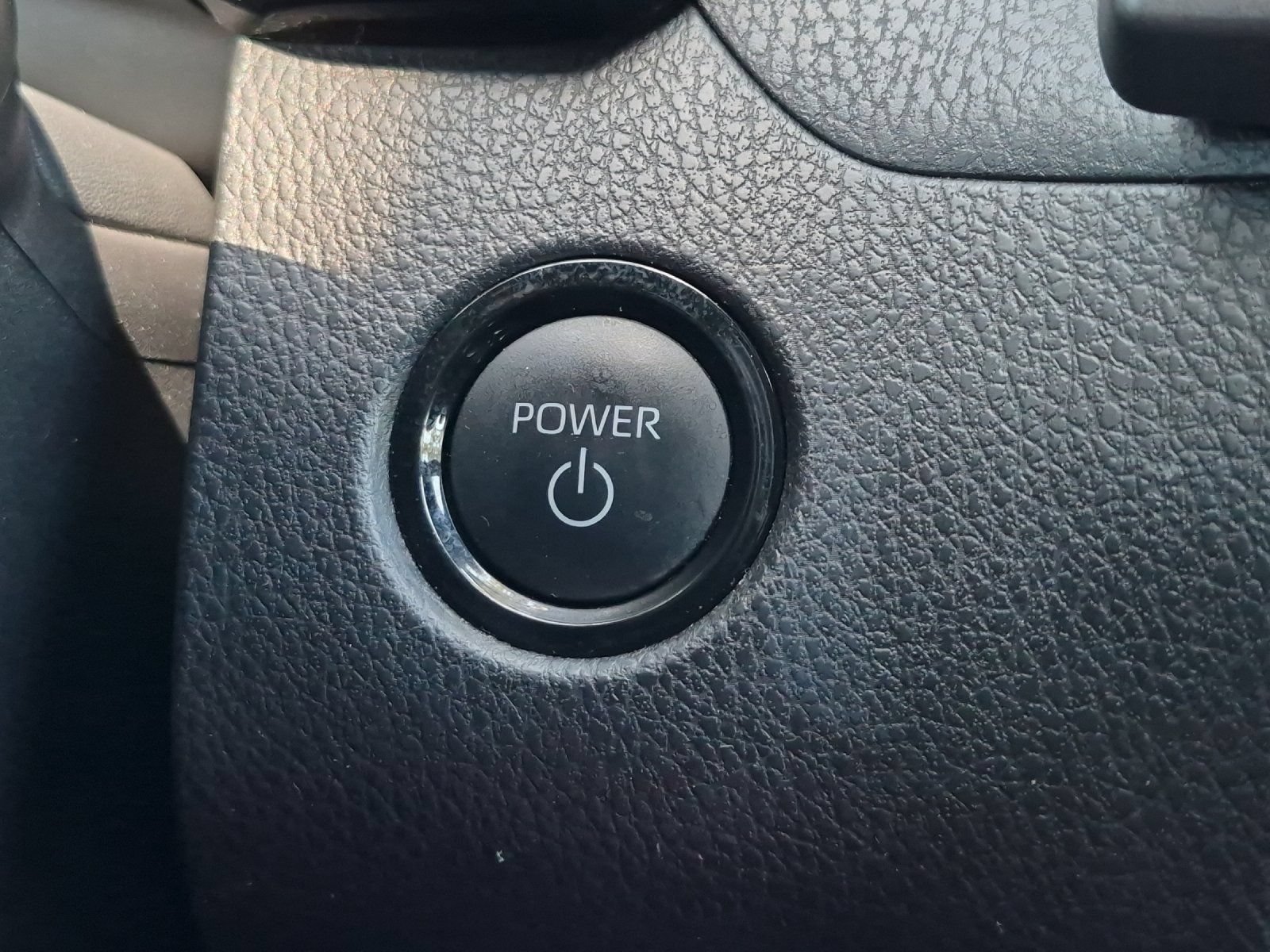 Used 2025 Toyota Camry SE FWD image 19