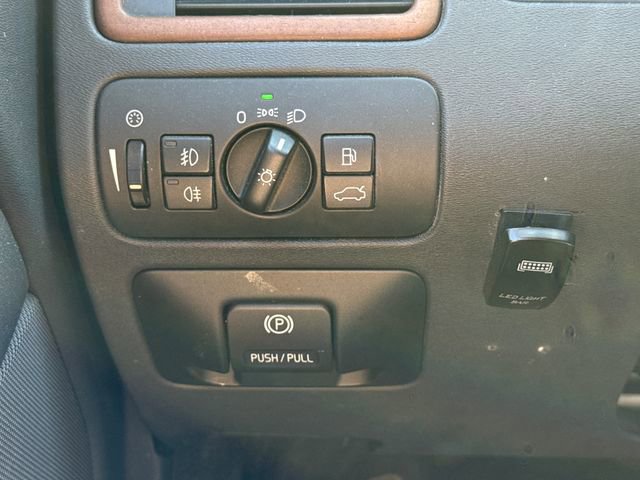 Used 2010 Volvo XC70 3.2 image 27