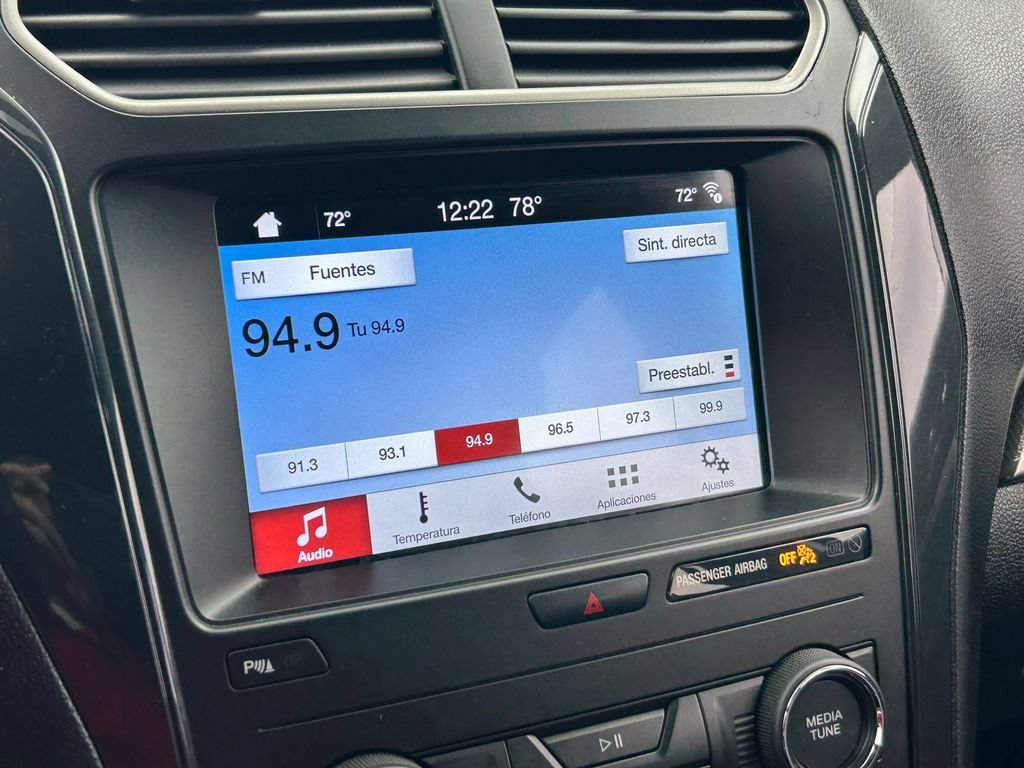 Used 2018 Ford Explorer XLT w/ Equipment Group 202A FWD image 21