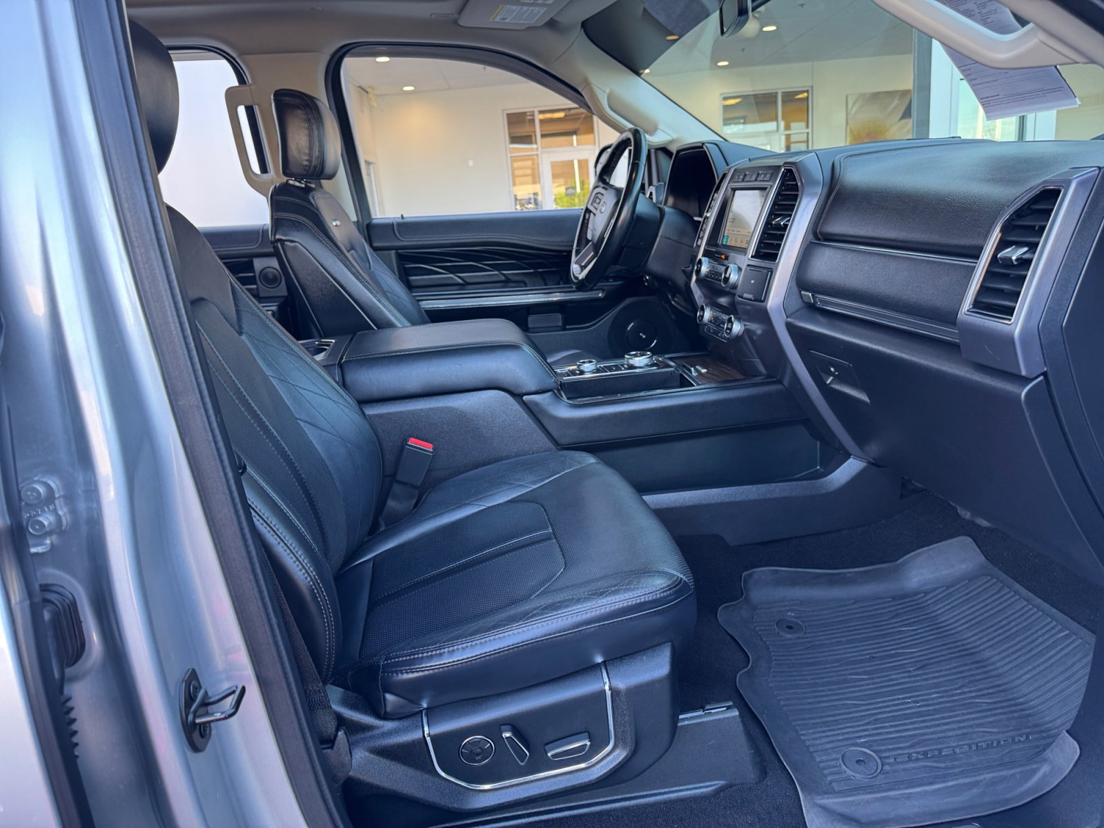 Used 2019 Ford Expedition Platinum image 19