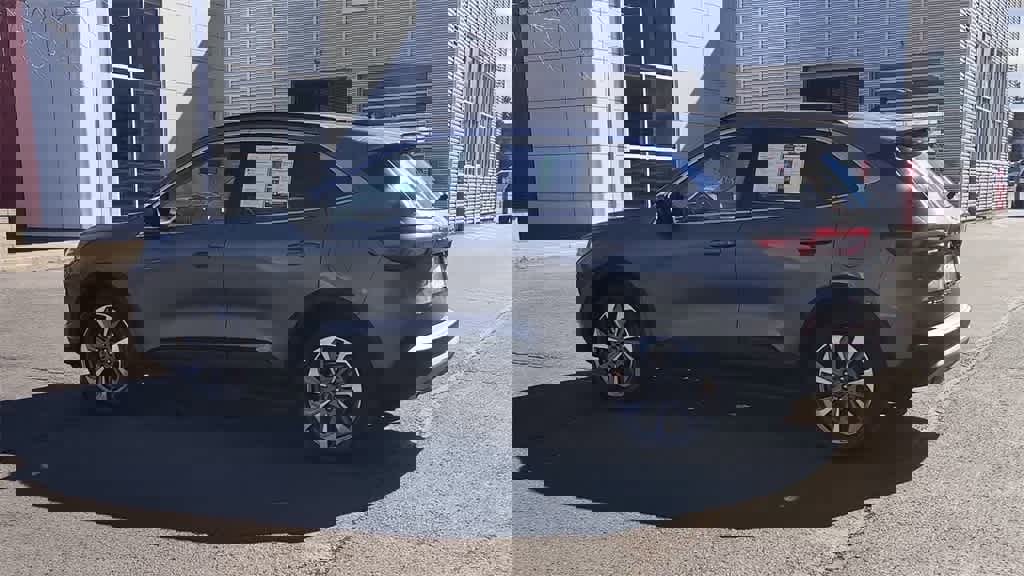 Used 2023 Ford Escape Platinum image 9