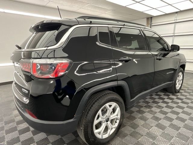 Used 2025 Jeep Compass Latitude image 22