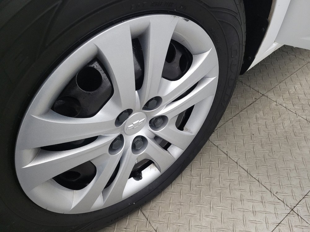 Used 2020 Chevrolet Sonic LT image 31