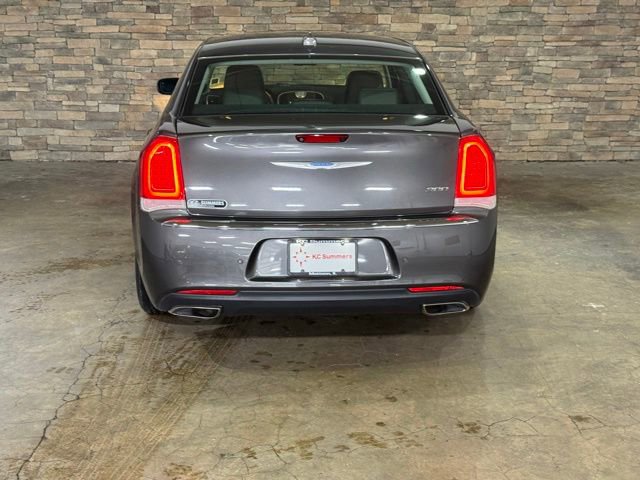 Used 2021 Chrysler 300 Touring L RWD image 6