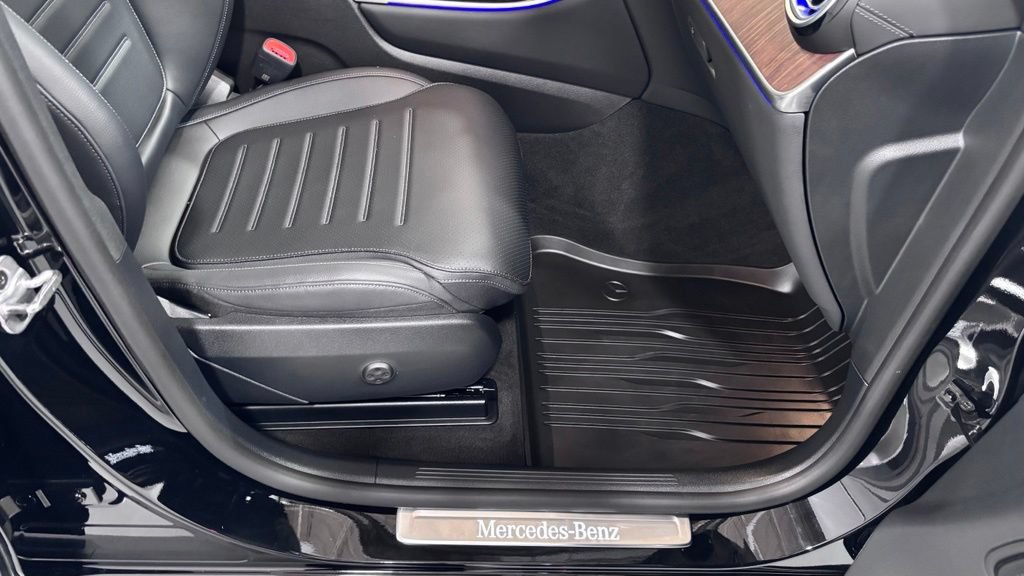 Certified 2025 Mercedes-Benz GLC 300 4MATIC image 18