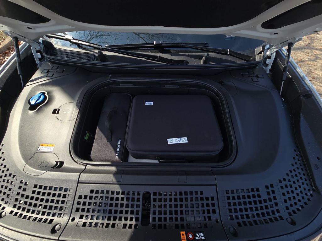 New 2026 Hyundai Ioniq 9 Limited w/ Tow & Go Package image 31