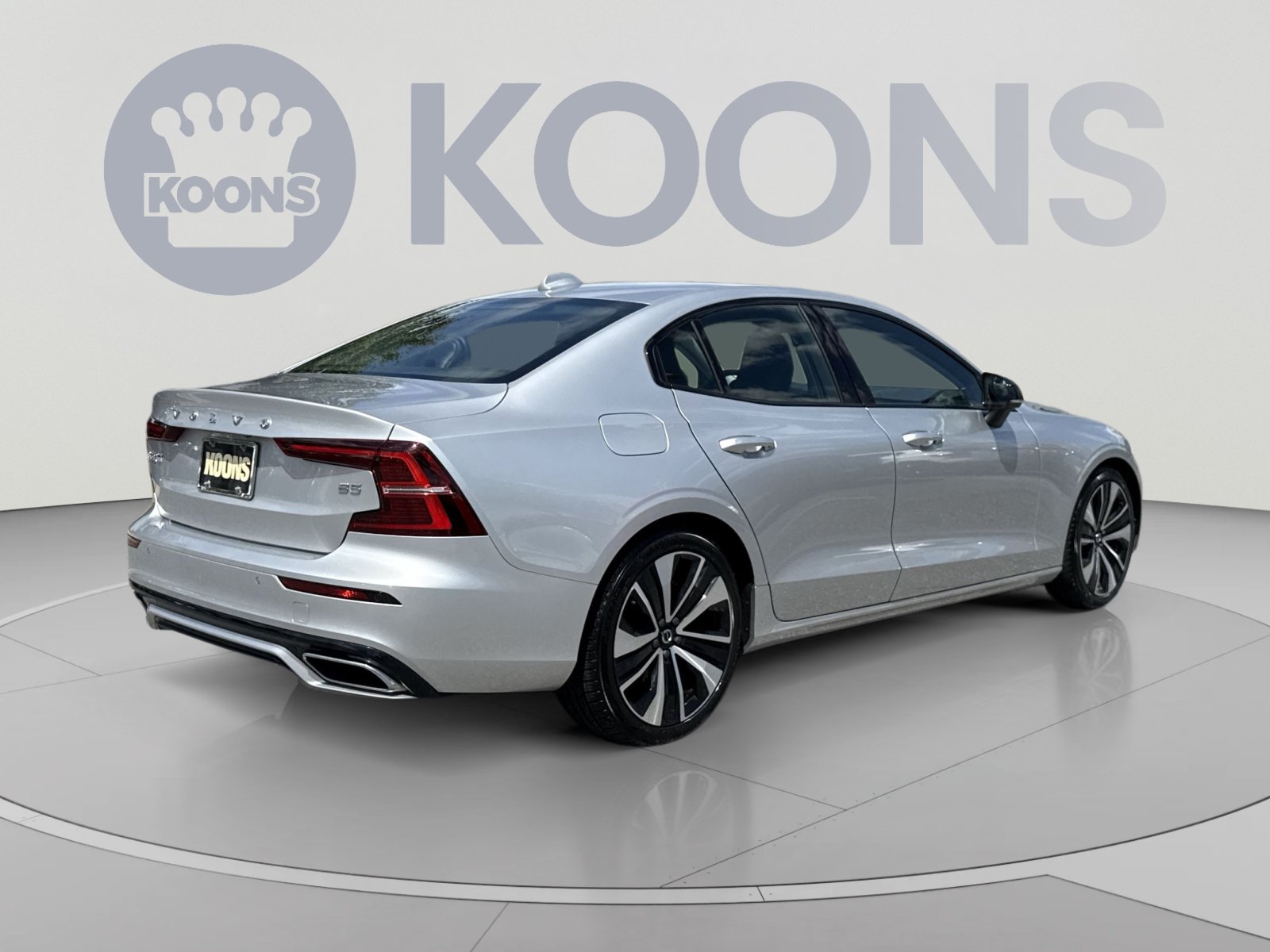 Certified 2022 Volvo S60 B5 Momentum w/ Premium Package FWD image 16
