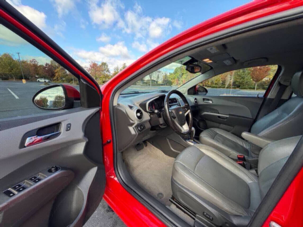 Used 2017 Chevrolet Sonic Premier image 14