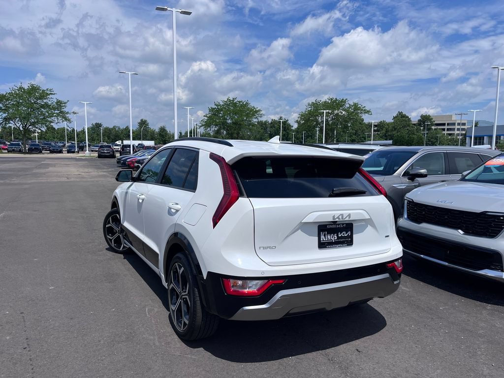 Certified 2024 Kia Niro EX Touring FWD image 6