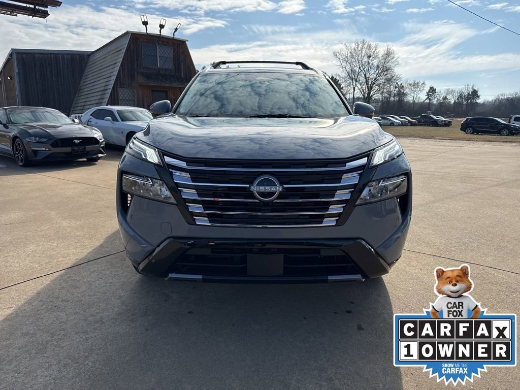 Used 2025 Nissan Rogue Platinum w/ Platinum Premium Package image 2