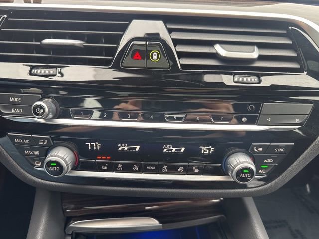 Used 2023 BMW 540i w/ Premium Package image 17