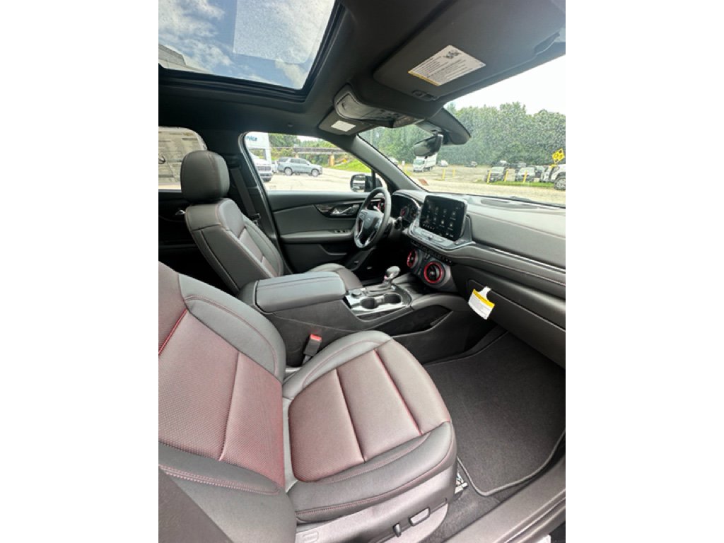 New 2025 Chevrolet Blazer RS w/ Driver Confidence II Package image 26