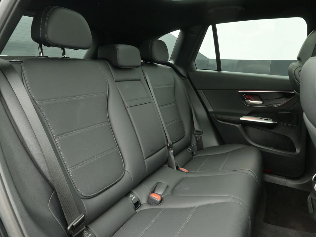 Used 2026 Mercedes-Benz GLC 300 4MATIC image 29