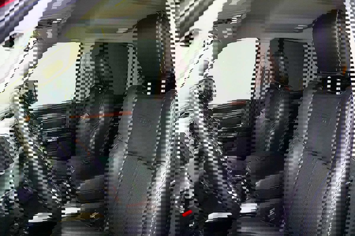 Used 2018 RAM 1500 Laramie image 13