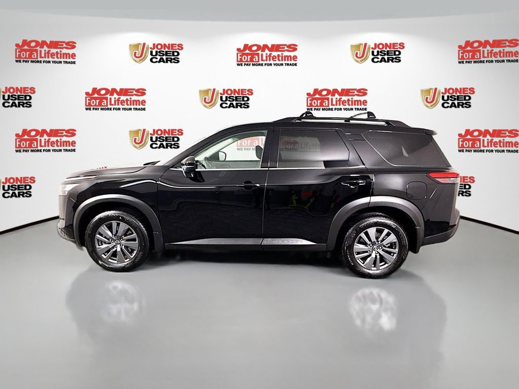 Certified 2024 Nissan Pathfinder SV w/ Black Appearance Package image 13