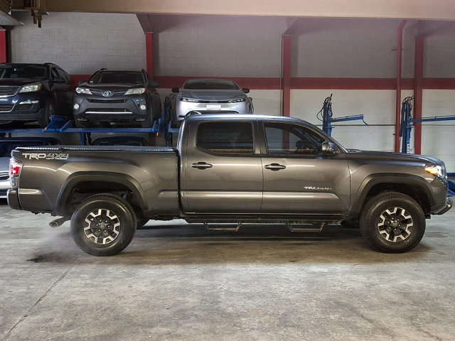 Used 2022 Toyota Tacoma TRD Off-Road w/ Technology Package image 7