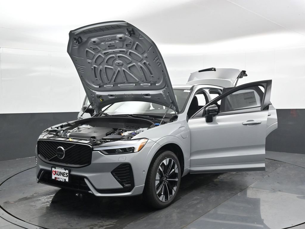 New 2026 Volvo XC60 T8 Plus w/ Protection Package Premier image 47