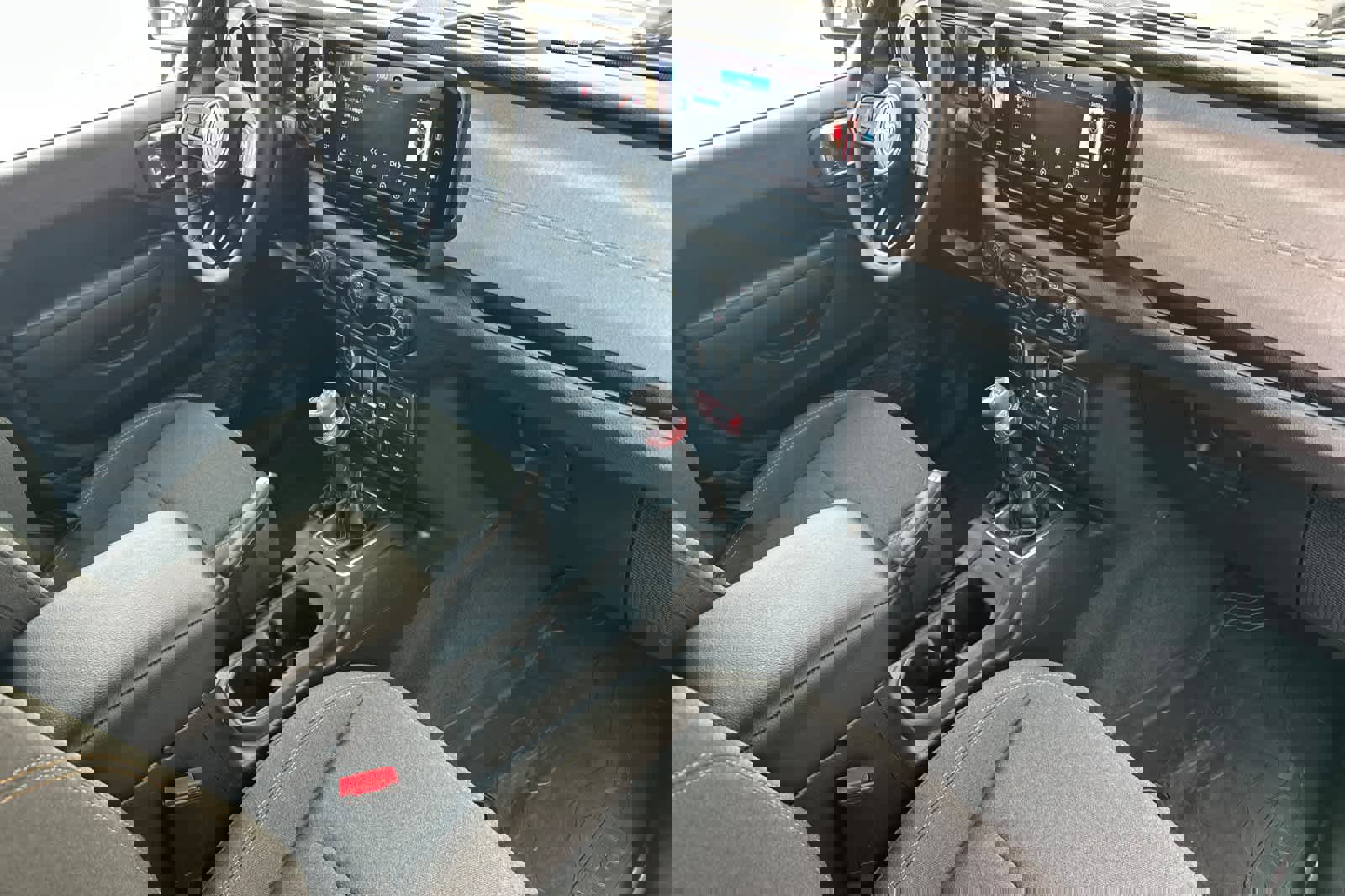 Used 2025 Jeep Wrangler Willys image 18