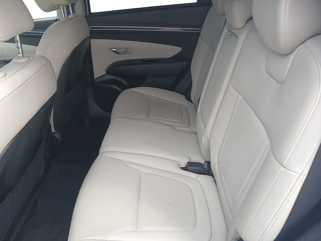 Used 2023 Hyundai Tucson Limited image 12