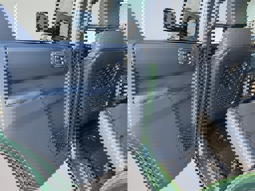 New 2025 Ford Bronco Badlands image 33