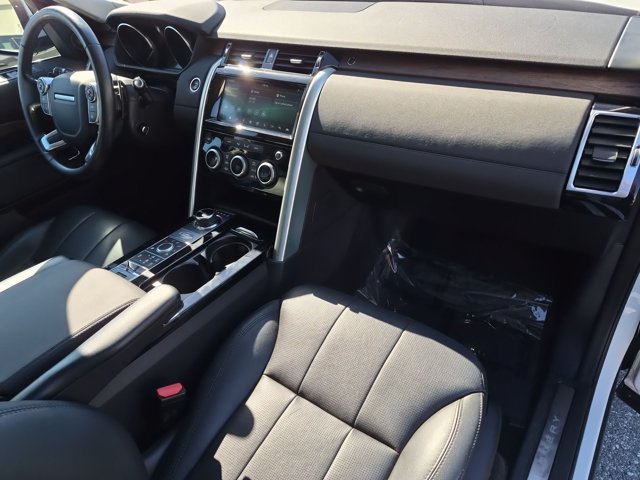 Used 2017 Land Rover Discovery HSE AWD/4WD image 28
