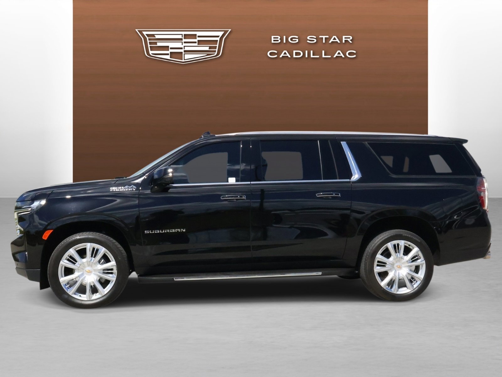 Used 2024 Chevrolet Suburban High Country image 2